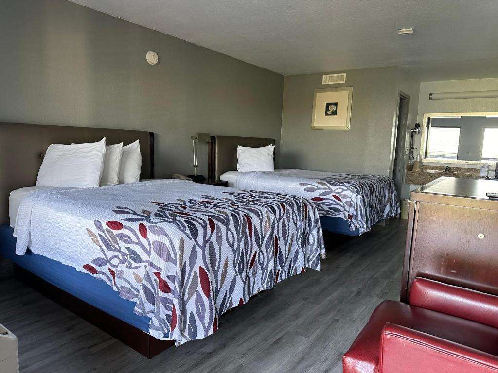 Standard Queen Room